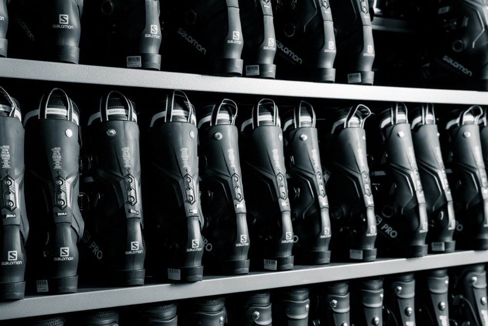 Snoqualmie Pass Ski, Snowboard, & Snowshoe Rentals evo